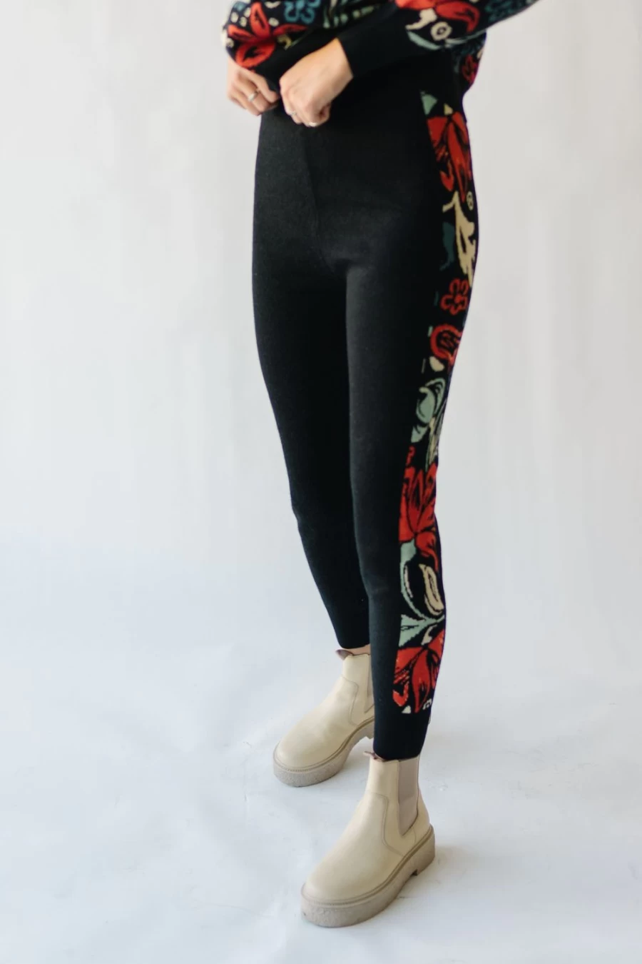 Piper & Scoot Women's Gadot Floral Print Jogger Pants in Black Multi Color