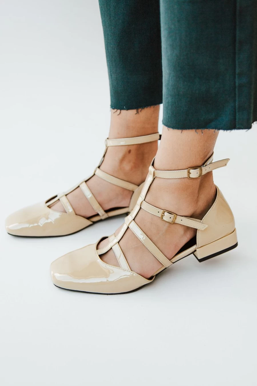 Piper & Scoot Women's Kissing Booth Beige Patent Leather Shoes