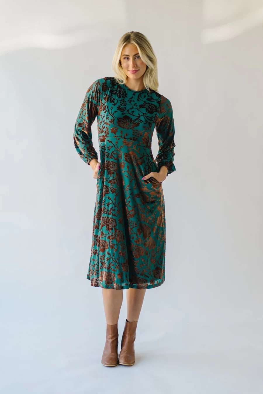 Piper & Scoot Women's Green Multi Floral Print Velvet Midi Dress - Delta Style