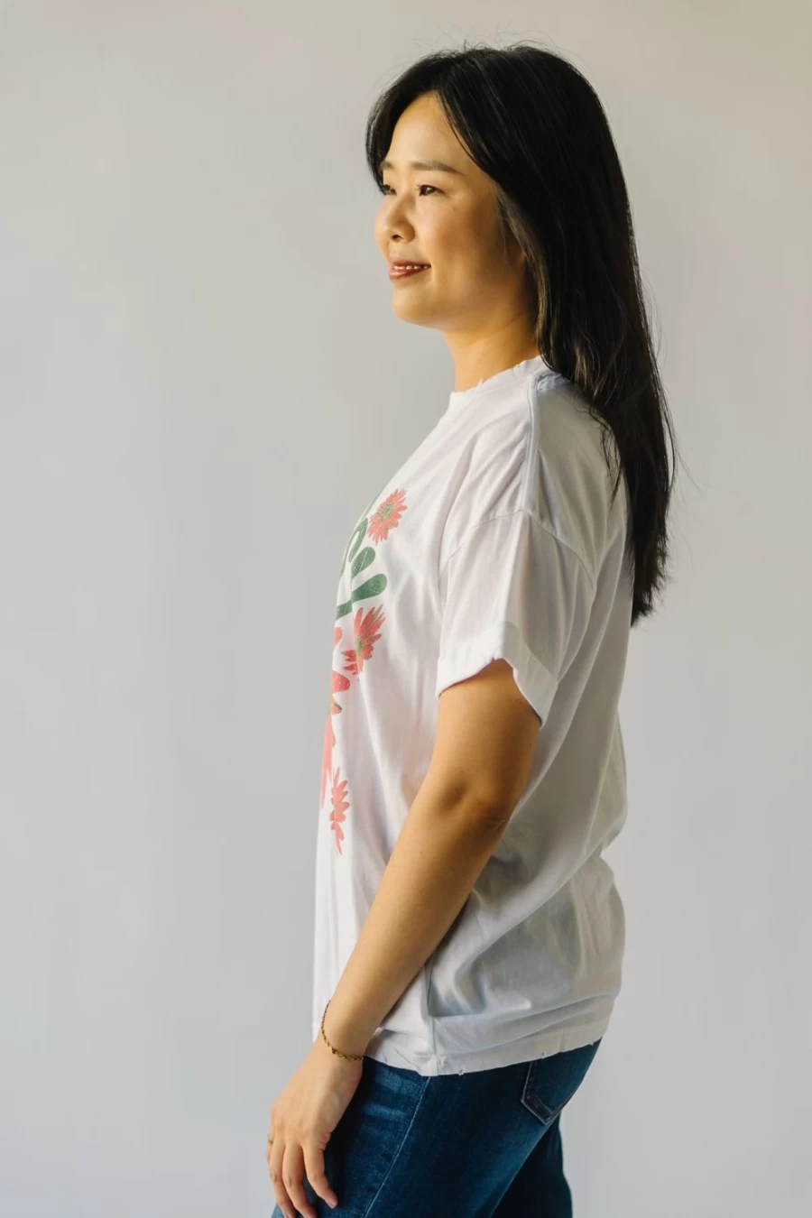 "Piper & Scoot Women's April Daisy Vintage White T-Shirt"