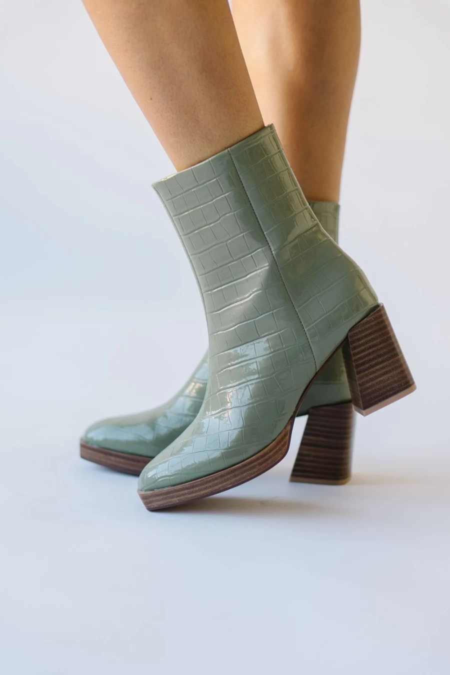 Piper & Scoot Women's Danica Olive Crocodile Casual Bootie