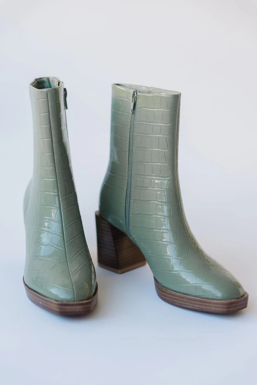 Piper & Scoot Women's Danica Olive Crocodile Casual Bootie