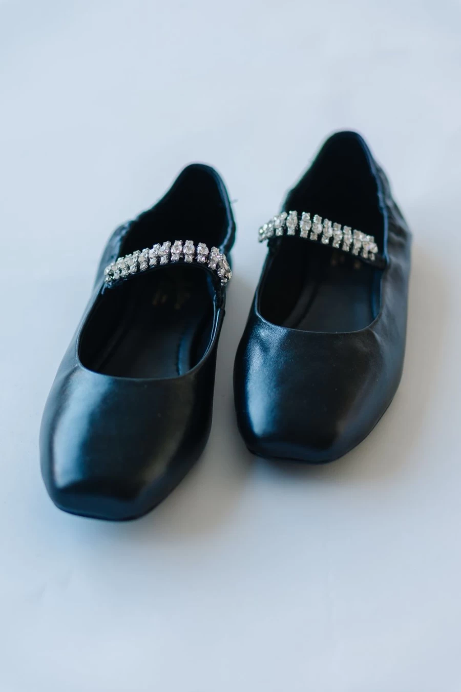 Piper & Scoot Women's Seychelles Far Too Kind Black Flat Shoes