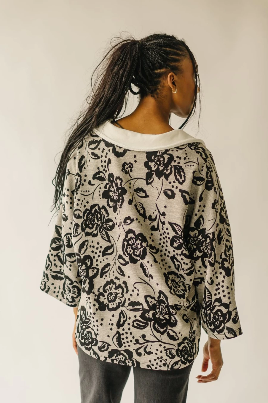 Piper & Scoot Women's Ellery Gray & Black Floral Collared Pullover Sweater