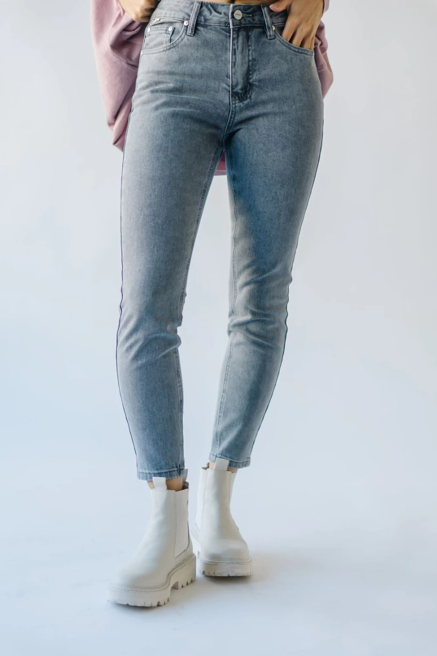 "Piper & Scoot Women's Holdrege Light Gray Mid Rise Skinny Crop Jeans"